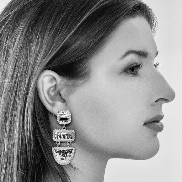 "Jenny" NEW Gold Dangle Drop Tiered Fashion Earrings - Picture 3 of 3